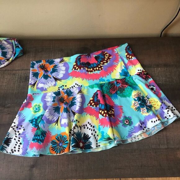 Vintage Victoria’s Secret Bikini Top and Skirt - Picture 2 of 8